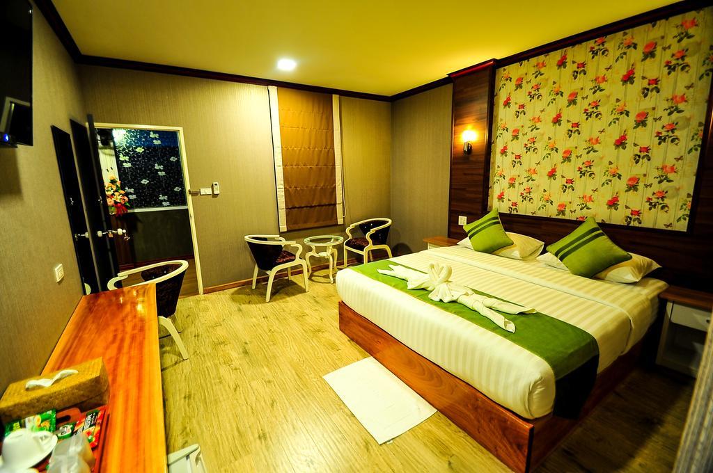 Lenoi Buri Hostel Phatthalung Buitenkant foto